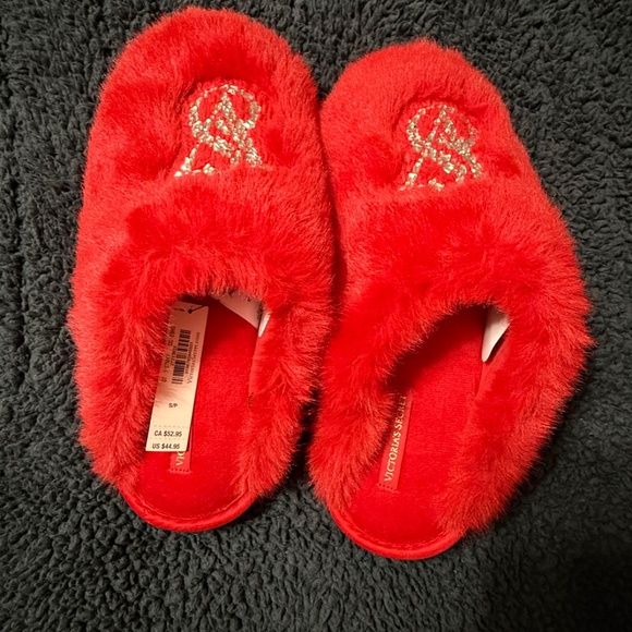 VICTORIA'S SECRET Luxe Plush Closed-Toe Slippers SZ S -Red NEW - Picture 6 of 12
